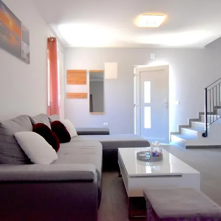 Modern Apartment With Private Garden * Pula
