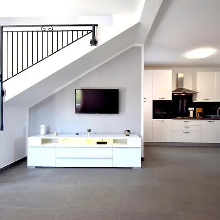 Modern Apartment With Private Garden Apartment