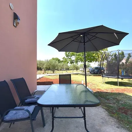 Apartment Modern Apartment With Private Garden *